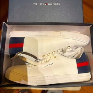 Tommy Sneakers
